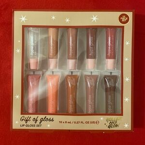 ❤️SOLD❤️
Holler and Glow Juicy Lip Gloss Tube Gift Set 10ct - Unopened
